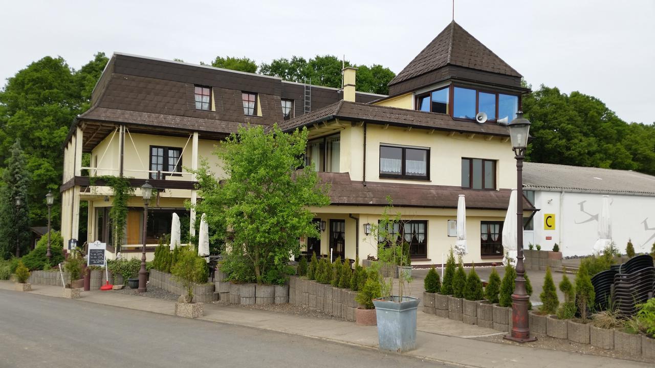 Landhotel Zum Doppeldecker Kirchen  Eksteriør bilde