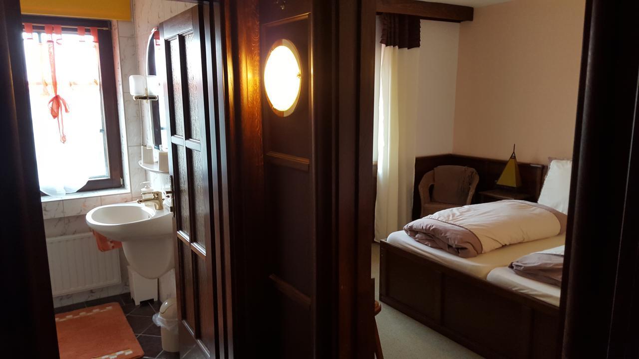 Landhotel Zum Doppeldecker Kirchen  Eksteriør bilde